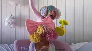 Sia interprète “Together” en live à la maison avec Maddie Ziegler