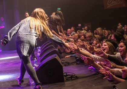 Concert Pop Love Kids United