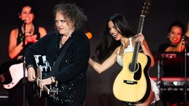 Olivia Rodrigo présente en live son duo avec Robert Smith de The Cure, "What’s Wrong With Me"