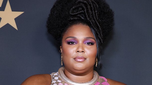 Lizzo se filme durant son entraînement sportif et dénonce la grossophobie