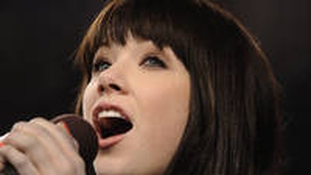 Carly Rae Jepsen détrône Gotye dans les charts !