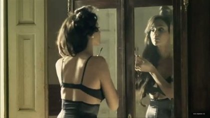 Shy'm dans son clip "Prendre l'air"