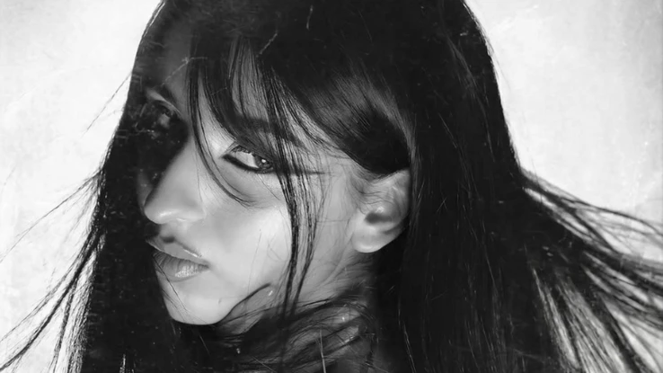 Ambre tease la sortie prochaine de son single "J'me demande"
