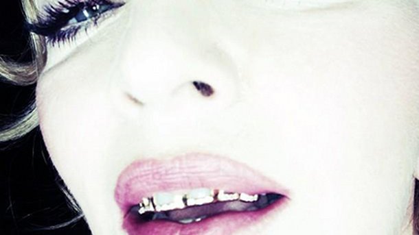 Madonna : un sourire en or !