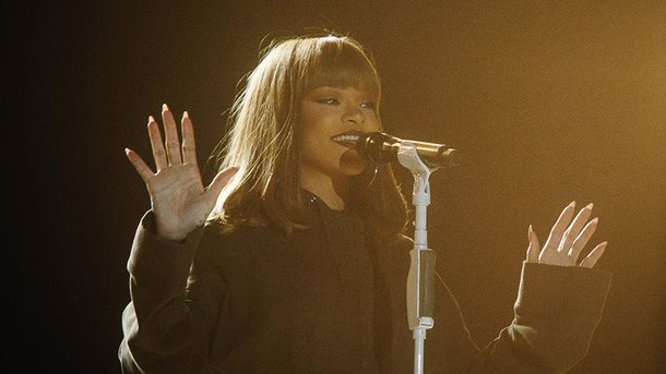 Rihanna expose sa nouvelle collection de lingerie à la Fashion Week de New-York