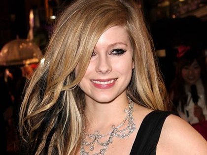 Avril Lavigne revient avec Goodbye Lullaby