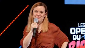 Humour : Christine Berrou sur scène :  "Les rapports hommes - femmes, les sites de rencontres ..."