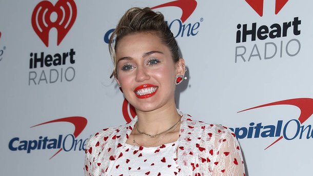 Miley Cyrus fête ses 25 ans sur Instagram