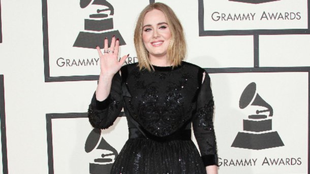 Adele photobombe le selfie d’une fan!