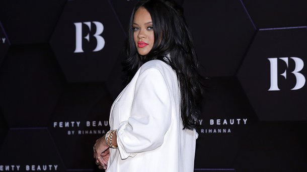 Rihanna: la chanteuse se prend pour Beyoncé dans sa voiture