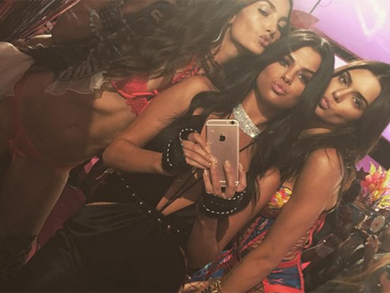 Selena Gomez lors du défilé Victoria's Secret
