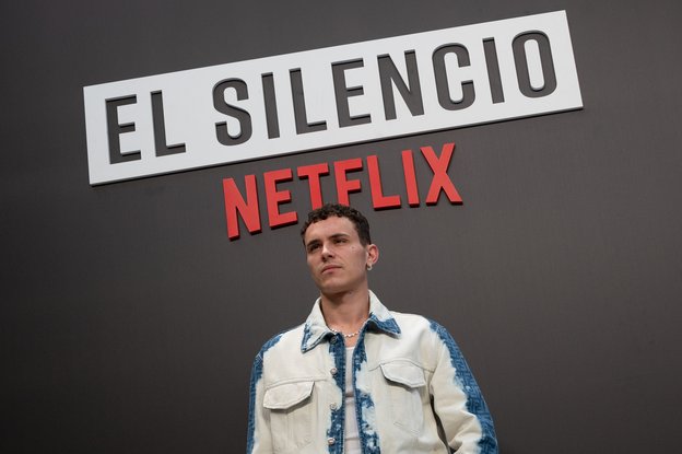 Arón Piper dans "El Silencio"