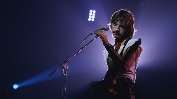 Renaud : cinquante ans de mots et de chansons en images