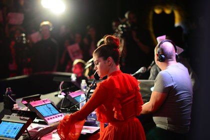 Selena Gomez à Paris chez Cauet