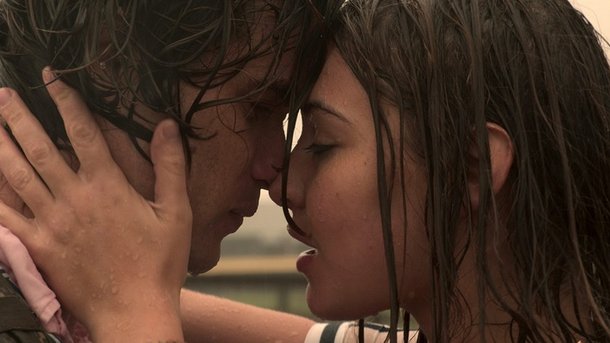 «Outer Banks»: Le baiser torride de Chase Stokes et Madelyn Cline aux MTV Awards