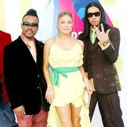 Les Black Eyed Peas rendent hommage au Japon