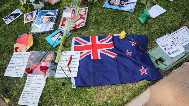 Michael Jackson: à Forest Lawn, la tombe du Roi de la Pop sous haute-surveillance