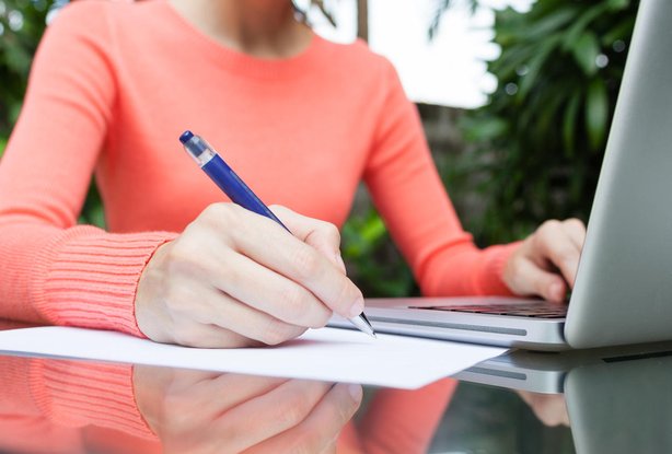 Suivre des cours par correspondance pour se préparer à un concours : les règles à suivre