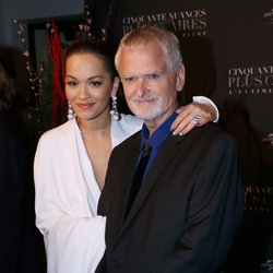 Rita Ora et le réalisateur James Foley à l'avant première de 50 Nuances plus claires