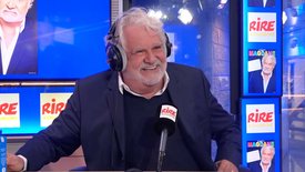 Thierry Pastor fait une magnifique surprise à  Roland Magdane sur Rire & Chansons