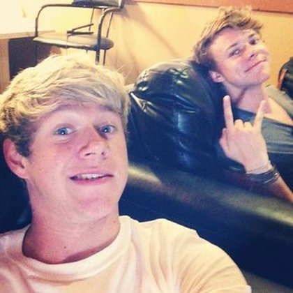 Niall Horan : "Détente ! #ashtonirwin"