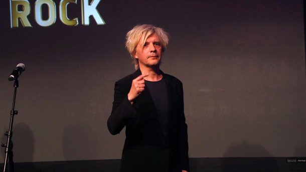 Indochine, Soprano… ces artistes qui se sont engagés pour soutenir les soignants.