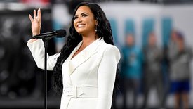 Demi Lovato en couple? The Weeknd sort d’autres titres, Ava Max reprend Christina Aguilera… Découvrez les bonnes nouvelles du jour!