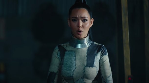 La star de TikTok Bella Poarch dévoile le clip «Build a B*tch»
