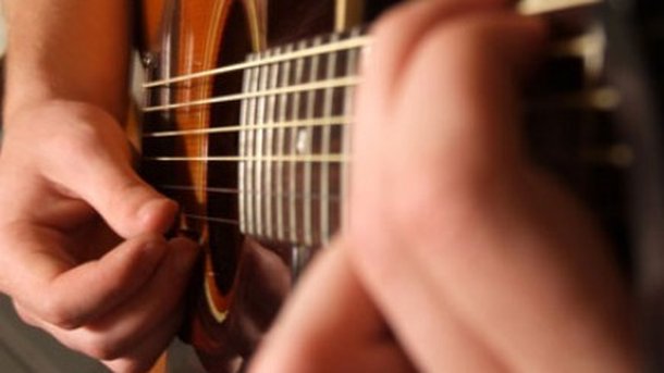 Gibson/Fender... sur la corde 