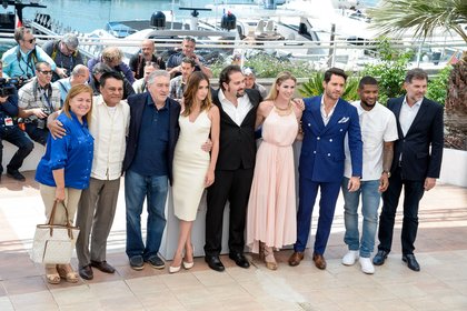 Usher et toute l'équipe du film "Hands of Stone" au photocall du 69eme Festival de Cannes