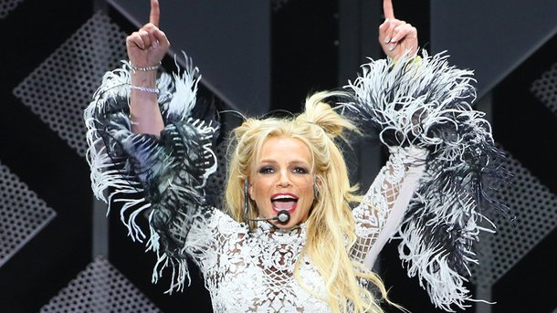 Quand Britney Spears danse sur deux chansons de Nelly Furtado et Billie Eilish