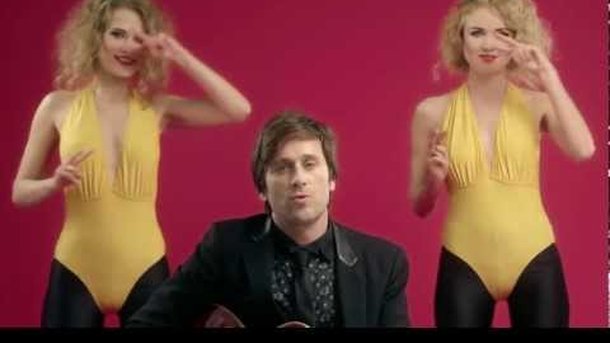 CLIP – Thomas Dutronc en mode "Turlututu"