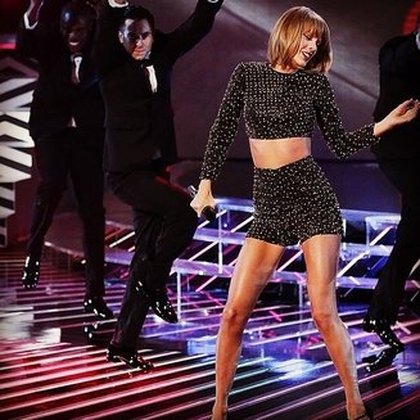 Taylor Swift: Casually shaking it off on X Factor. Shout out to all of the fantastic dancers who were phenomenal up there and looked hella good in tuxes.