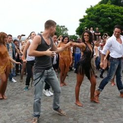 Shy'm et Chris Marques font le buzz en dansant sur le parvis du sacré coeur pour la reprise de Danse avec les Stars
