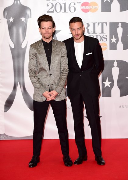 Louis Tomlinson et Liam Payne des One Direction arrivent aux Brit Awards 2016