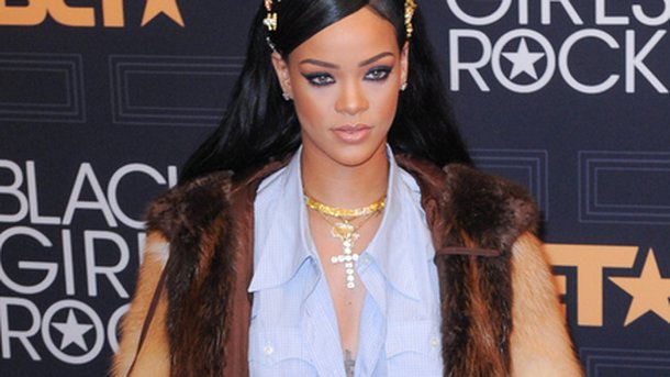 Rihanna a un petit message pour ses ex...