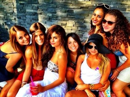 Selena Gomez : Happy 4th!!!