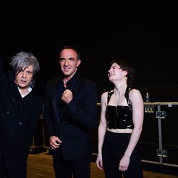 Nicola Sirkis (Indochine), Nikos Aliagas et Christine and The Queens - Backstage NRJ Music Awards Paris Edition