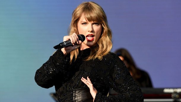 Taylor Swift: que raconte la chanson "Mine"?