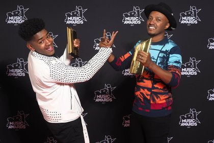 Lisandro Cuxi (Révélation Francophone de l'année) et Soprano (Artiste Masculin Francophone de l'année) - NRJ Music Awards 2017