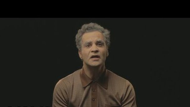 CLIP – Ycare fait défiler sa vie