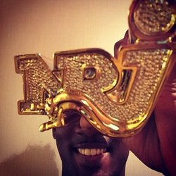 BLACK M CLIP DE L'ANNÉE 2014 avec madame pavoshko merci à tous !!!!! @kevadams @lewillaxxx @stephanebak @issadoumbia #lesyeuxplusgrosquelesnma #merciàmonpublic #letripleplatineapproche ...