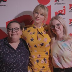 Taylor Swift dans l'émission C'Cauet sur NRJ