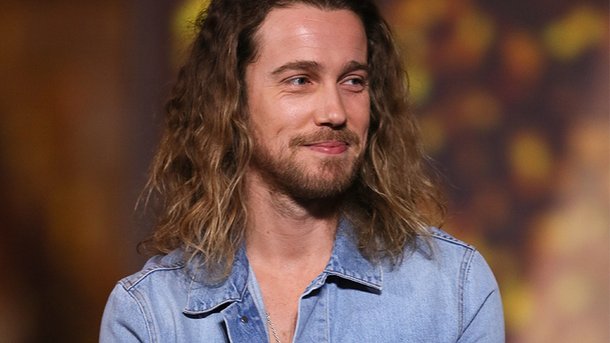 Les infos du Réveil Chérie: Julien Doré a acheté l’école de son village