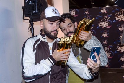 Bigflo & Oli - Coulisses des NRJ Music Awards 2023