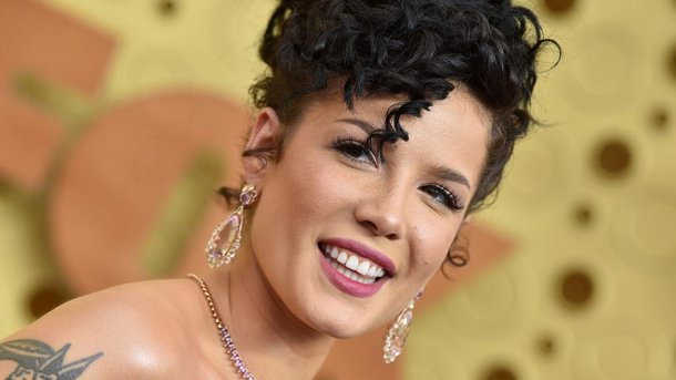 Halsey: qu'est-ce que l'endométriose, la maladie dont elle souffre?