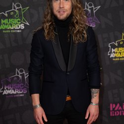 Julien DOré - Tapis Rouge NRJ Music Awards Paris Edition
