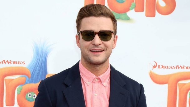 Justin Timberlake rencontre ses fans dans son pop-up store!