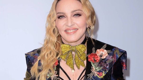 Madonna : heureuse avec ses enfants au ski
