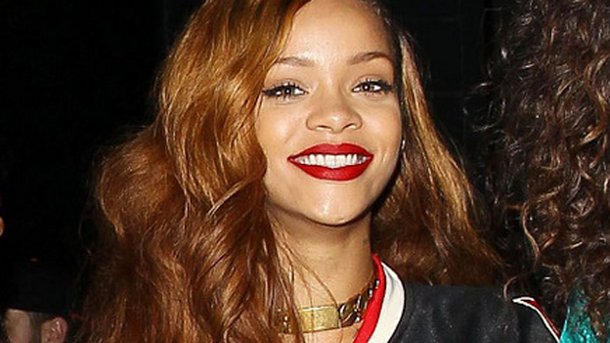 Rihanna : son père veut qu'elle arrête !